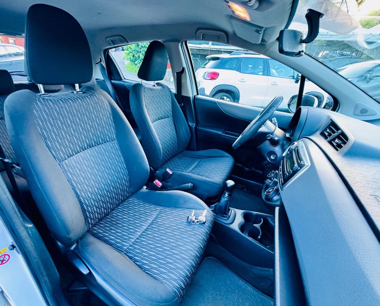 Toyota Yaris 1.0 5 porte Lounge OK NEOPATENTATI !!!