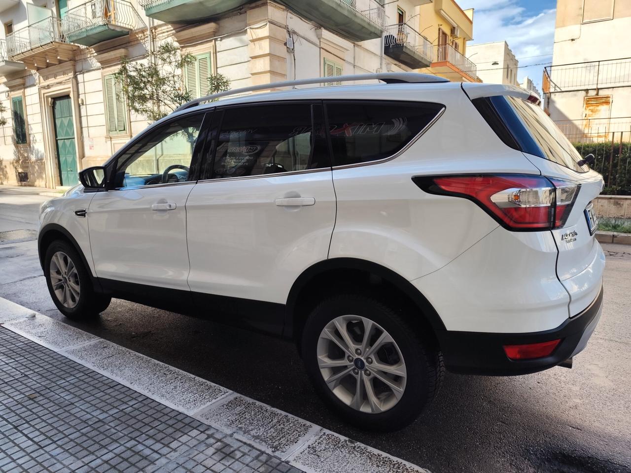 Ford Kuga 1.5 TDCI 120CV 2WD Titanium