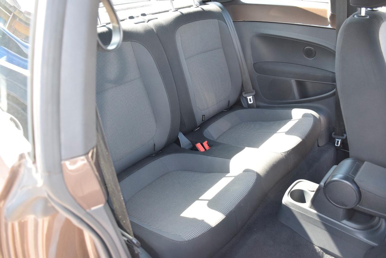 Volkswagen Maggiolino 1.6TDI 105CV NAV ANDROID CARPLAY SENSORI CRUISE BT OK NEOPATENTATI