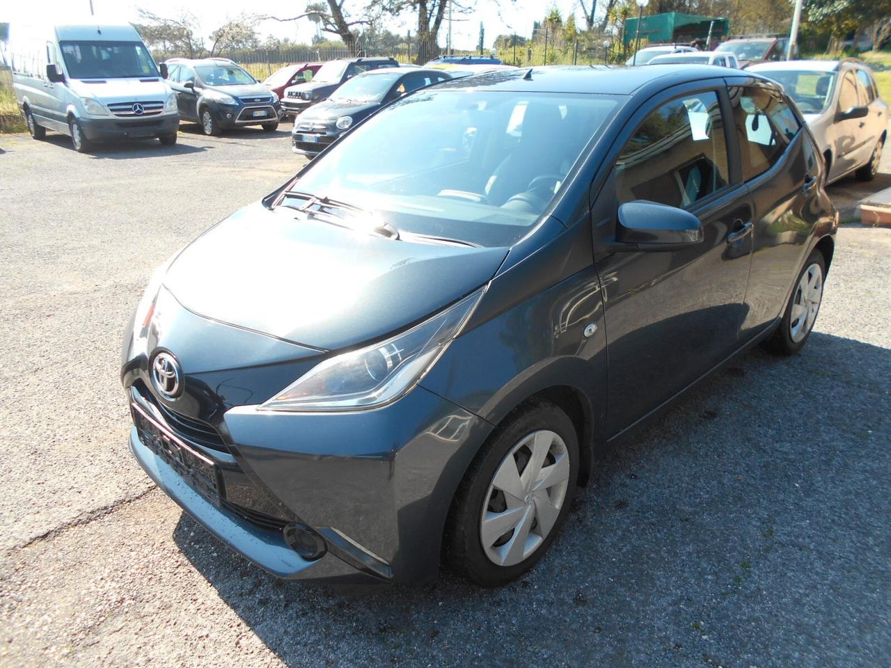 Toyota Aygo 1.0 12V VVT-i 5 porte Lounge Connect