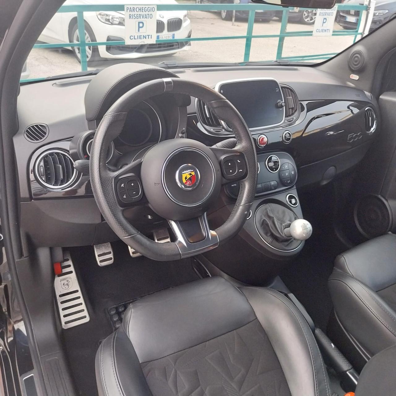 Abarth 595 SCORPIONEORO