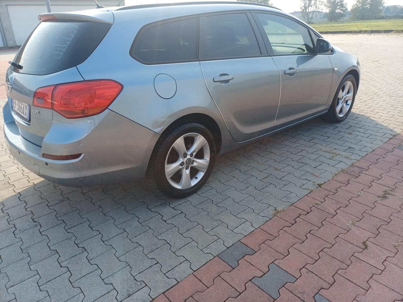 Opel Astra 1.7 CDTI 110CV Station Wagon Cosmo