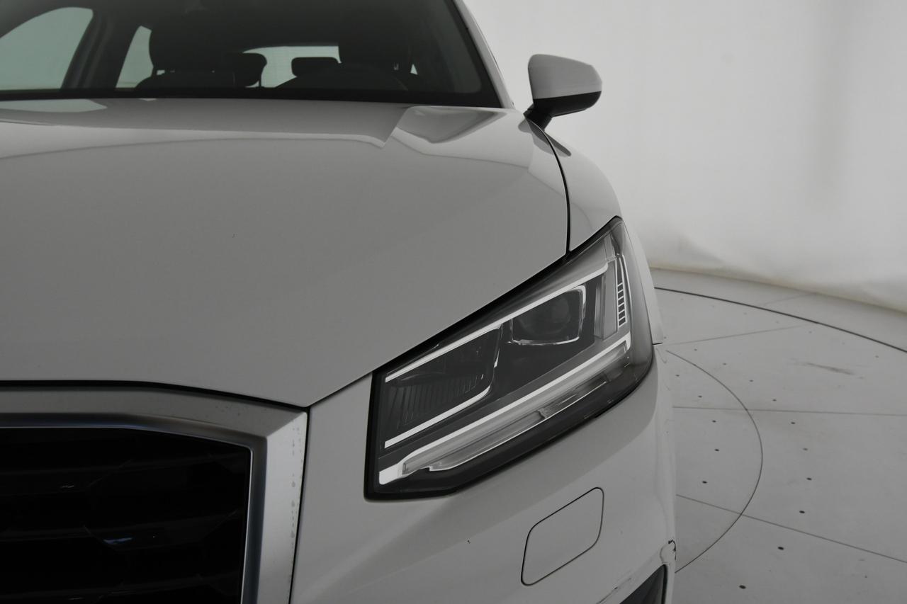 AUDI Q2 35 1.5 tfsi Business Design LED+C17"