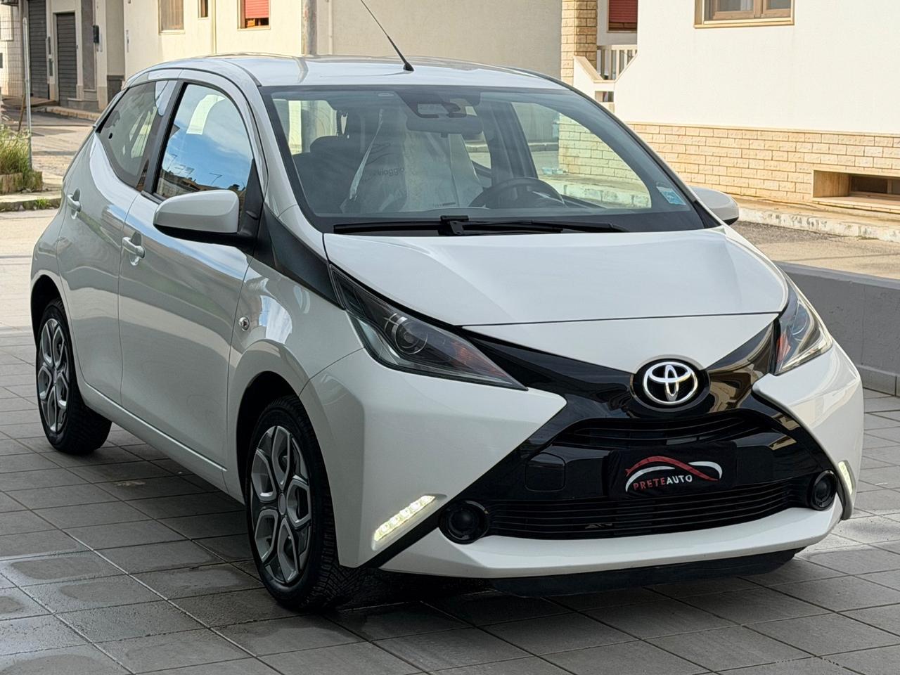 TOYOTA Aygo 1.0 VVT-i 69 CV 5p. x-play