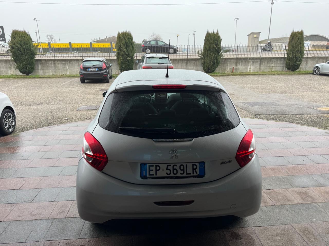 Peugeot 208 1.2 VTi 82 CV 5 porte Allure Neopatentati