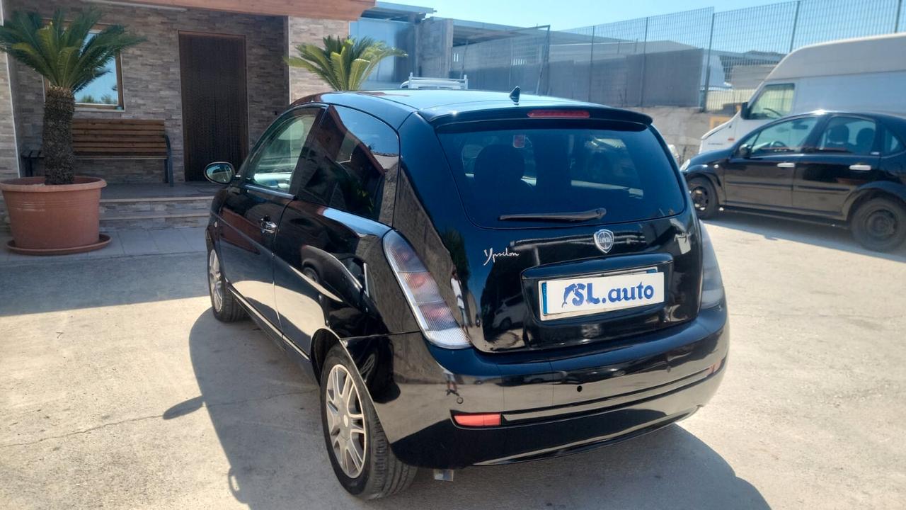 Lancia Ypsilon 1.3 MJT 75 CV Oro