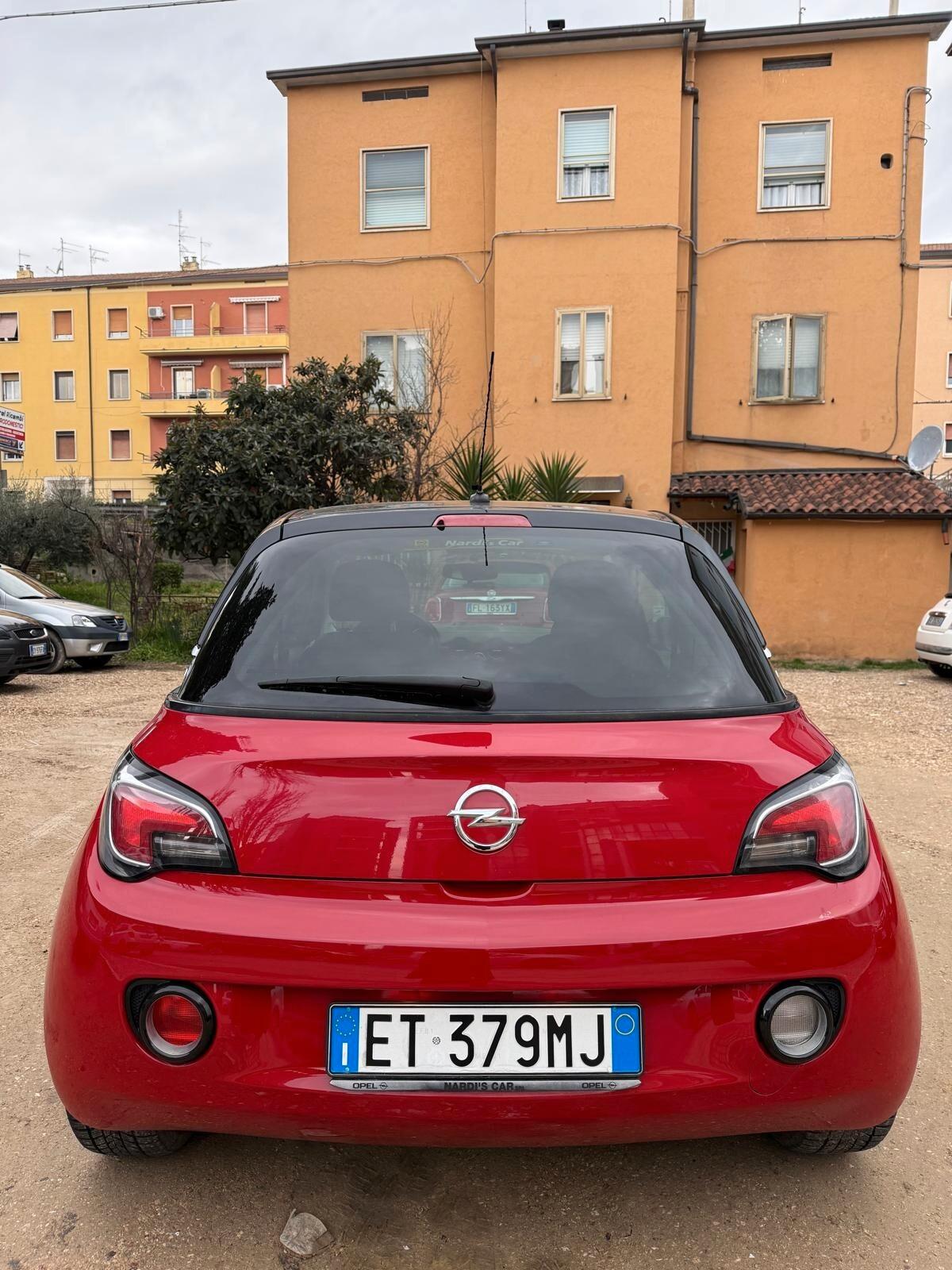 Opel Adam 1.2 70 CV White/Black Link