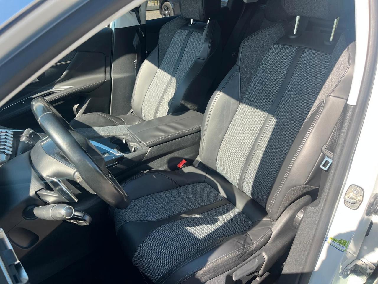 Peugeot 3008 BlueHDi 130 S&S EAT8 Allure