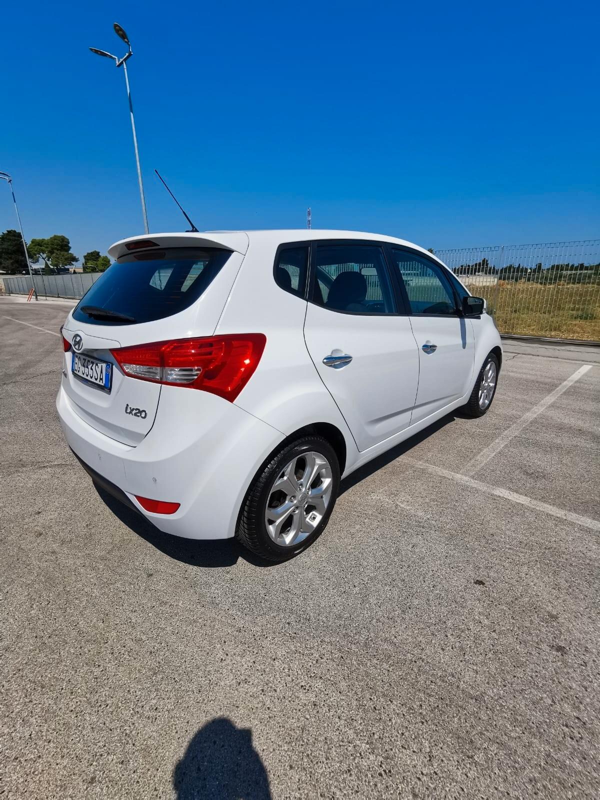 Hyundai iX20 1.6 125 CV Style NEOPATENTATI