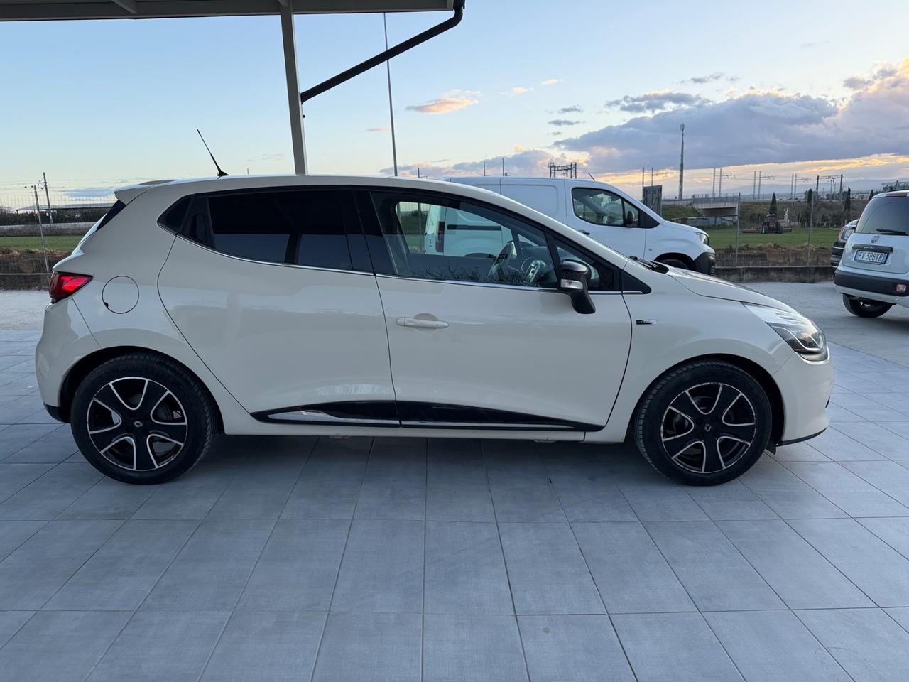 Renault Clio dCi 8V 75 CV Start&Stop 5 porte Energy Duel