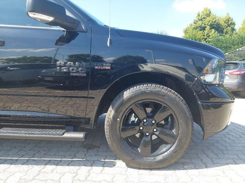 Dodge RAM MY 23 DS CLASSIC BLACK 5700 V8 395 CV GPL