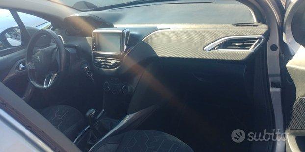 PEUGEOT 2008 1.6 BLUE Hdi NEO PATENTATI NAVI CLIMA CERCHI CRUISE CONTROL MULTIFUNZIONE