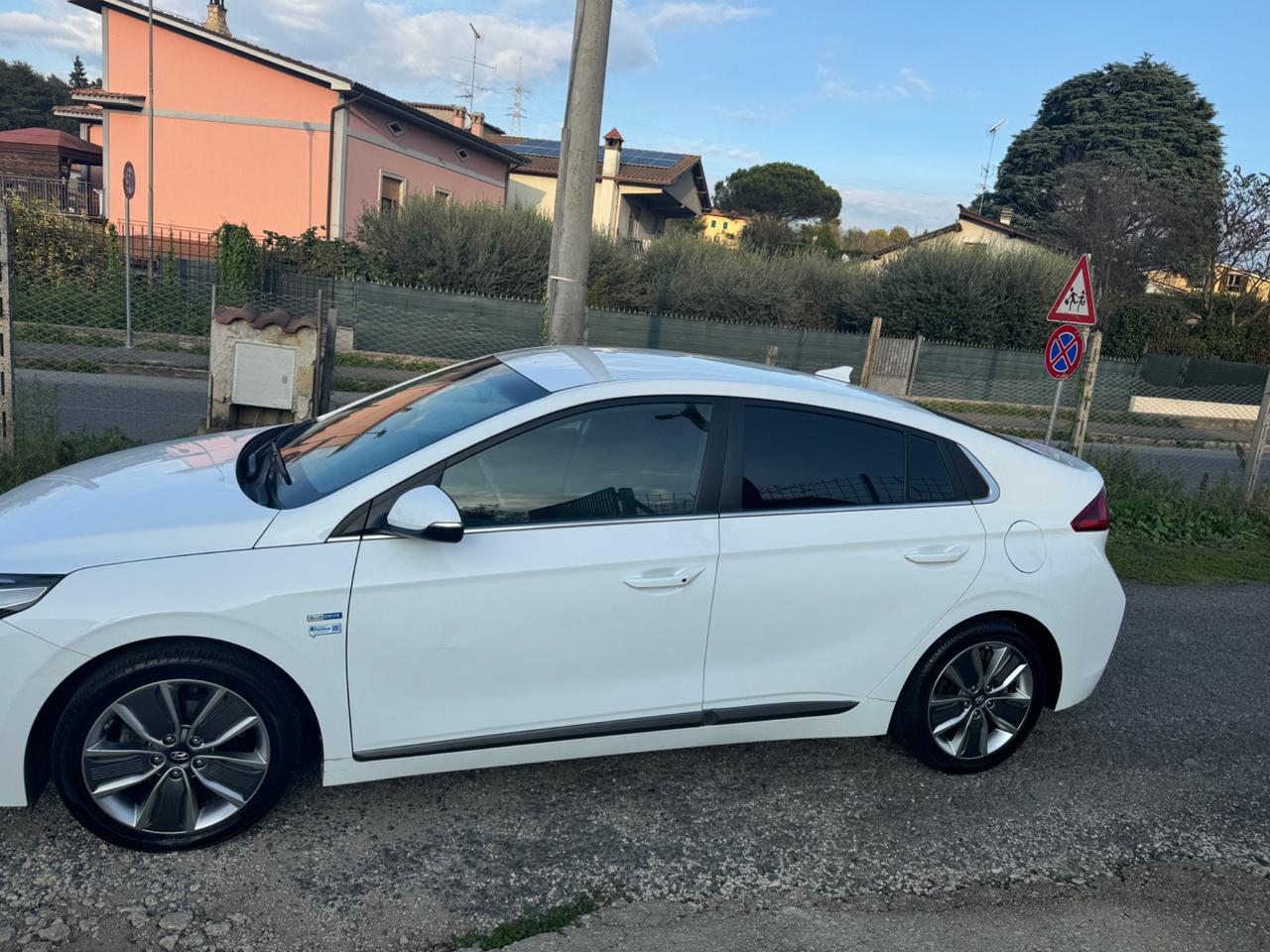 Hyundai Ioniq 1.6 Hybrid DCT Comfort