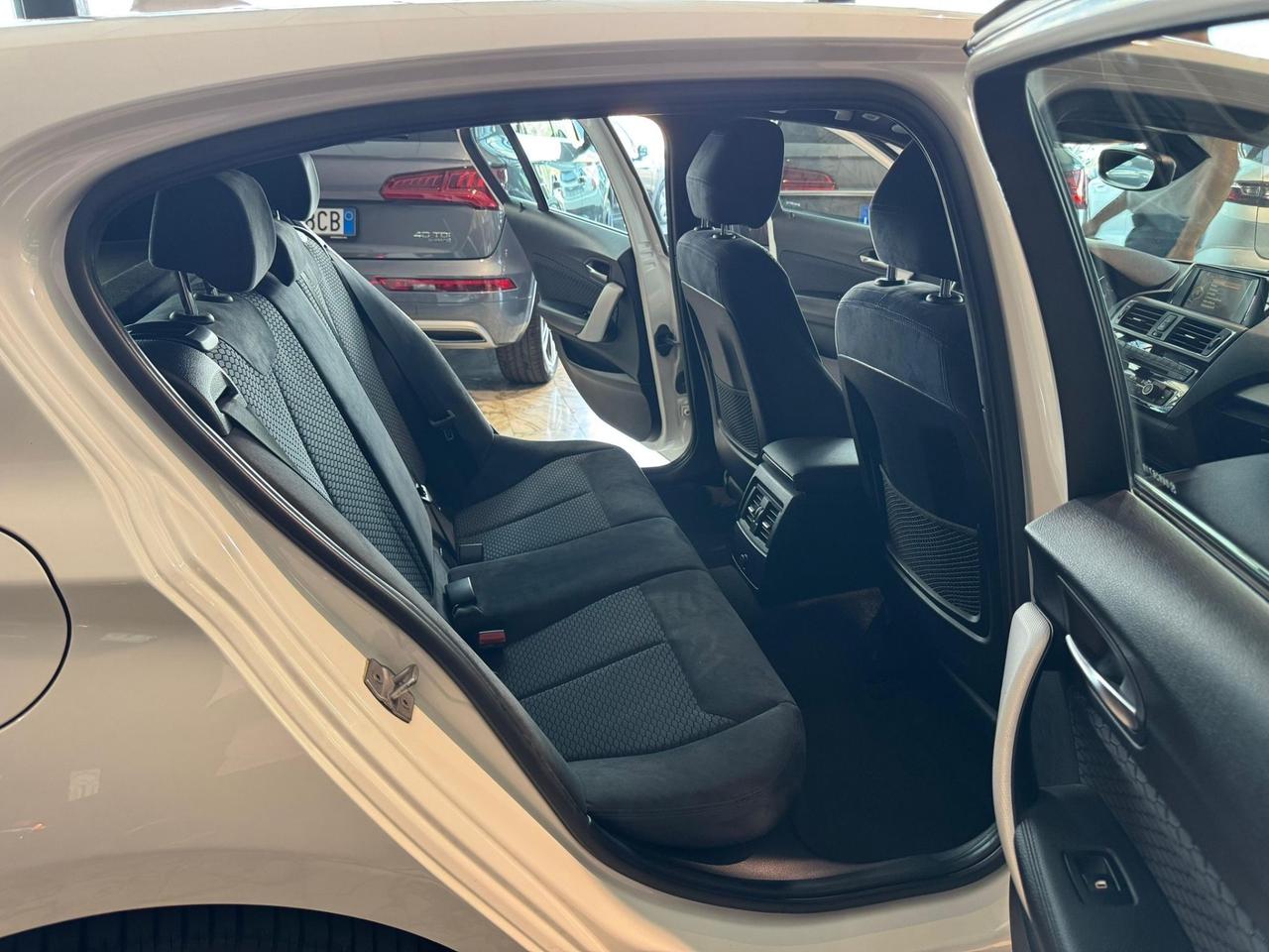 Bmw 116 116d 5p. Urban