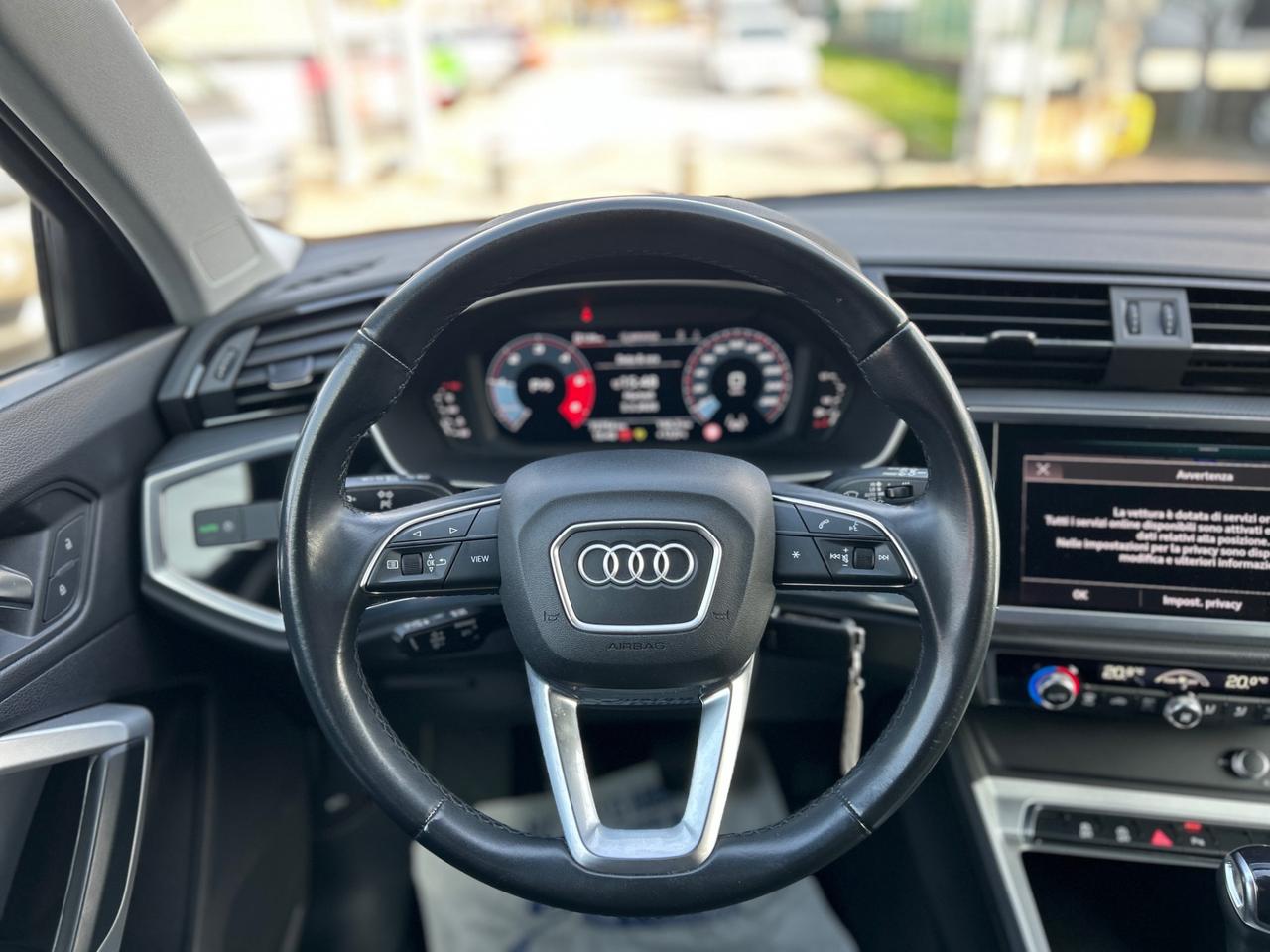 Audi Q3 35 2.0 tdi s-tronic