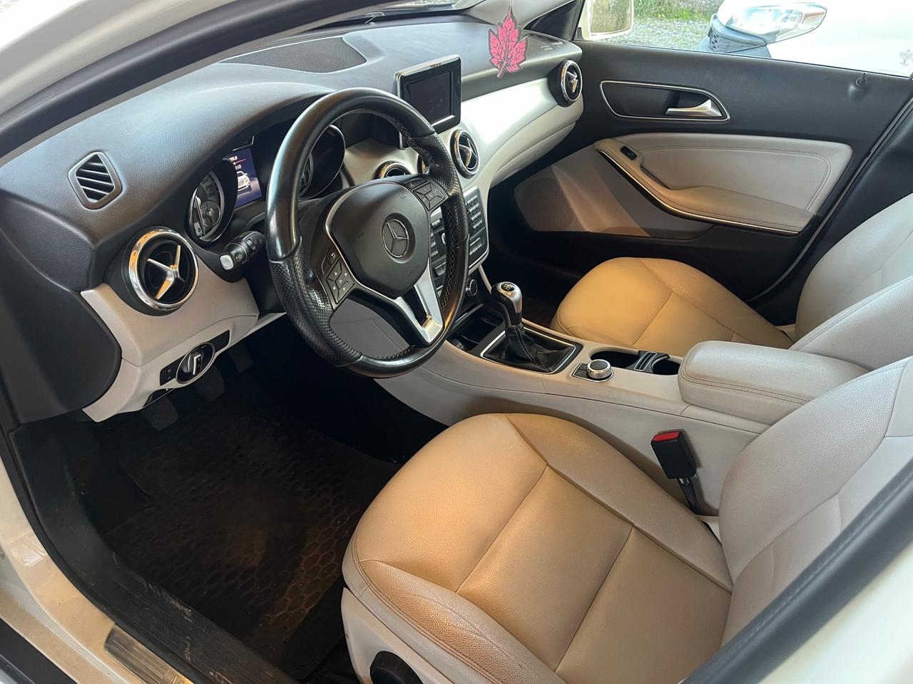 Mercedes-benz GLA 200 CDI Premium