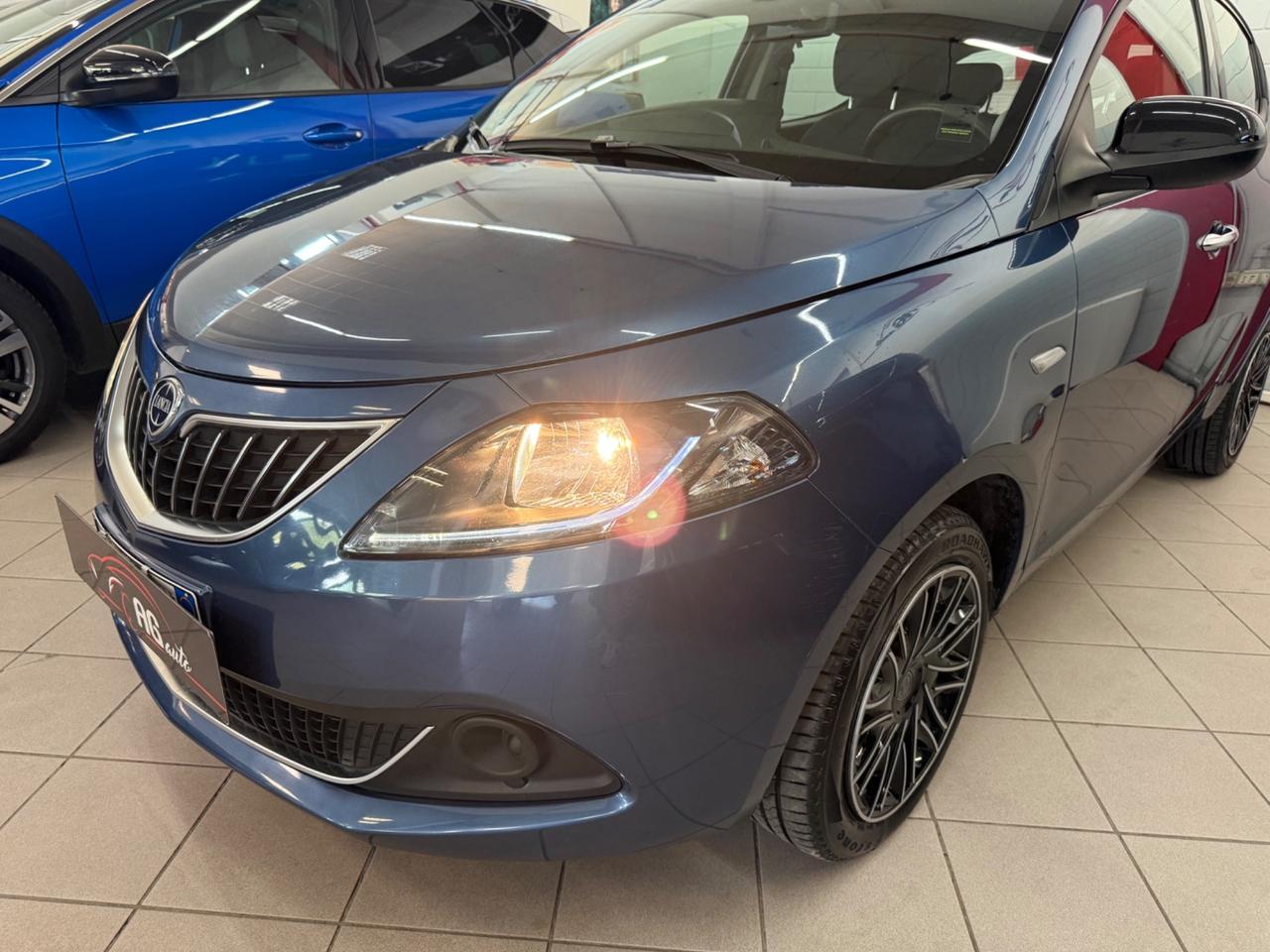 Lancia Ypsilon 1.0 FireFly 5 porte S&S Hybrid Silver Plus