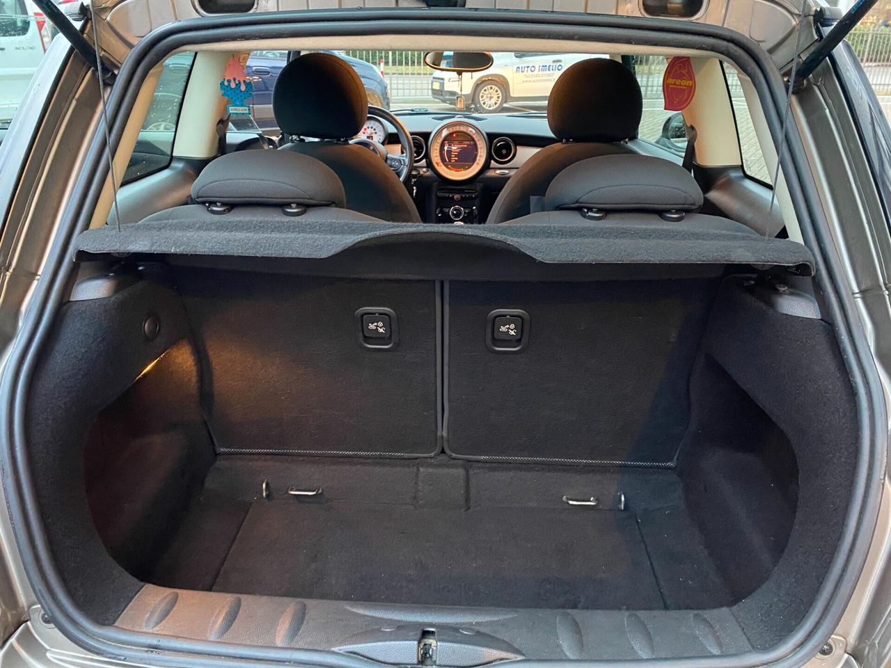 Mini 1.6 16V One (55kW)