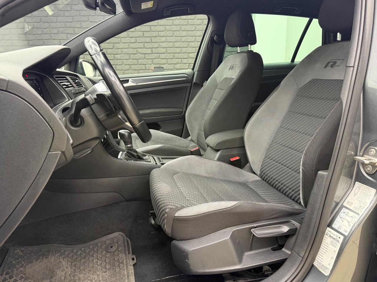Volkswagen Golf 1.6 TDI 116CV R-LINE DSG FULL LED IPERFULL