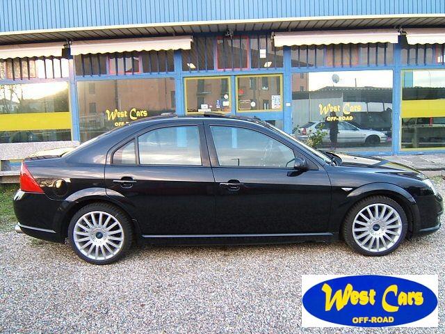 FORD - Mondeo - 3.0i V6 4p. ST220