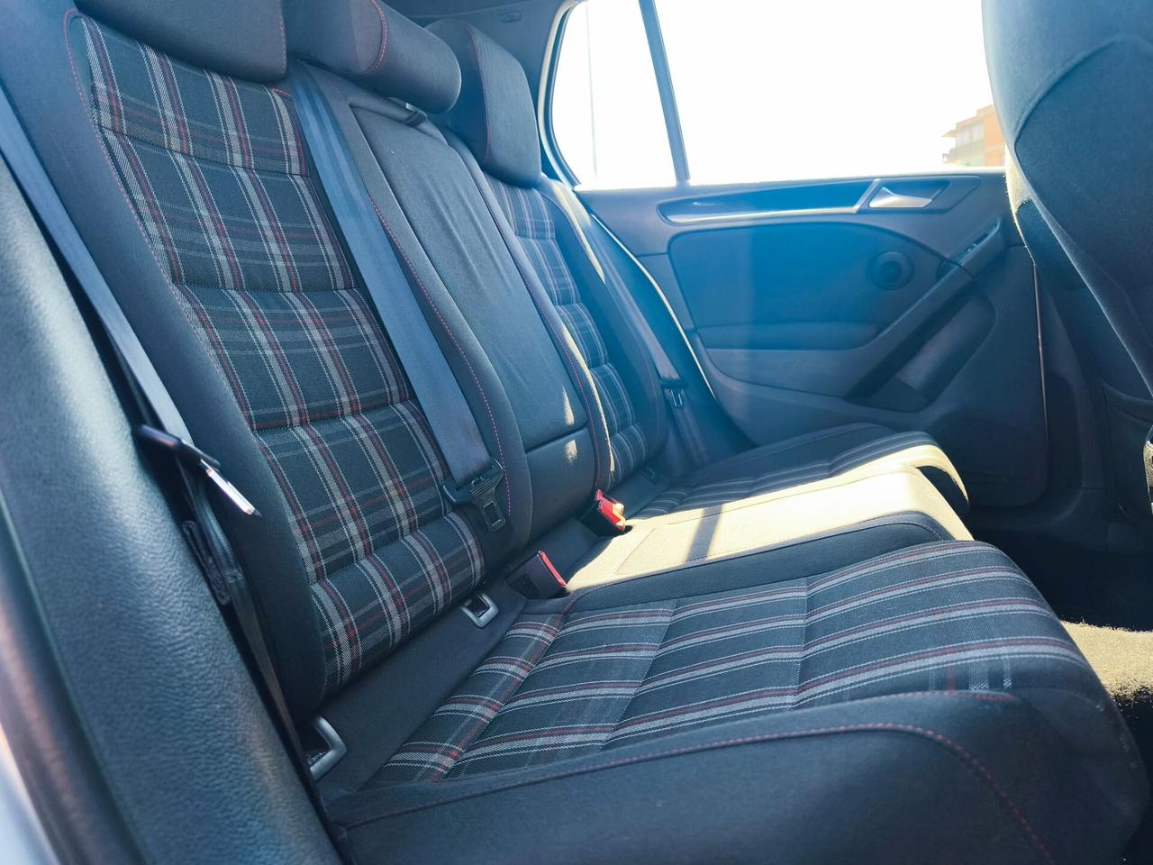 Volkswagen Golf GTI 2.0 TSI DSG 5p.