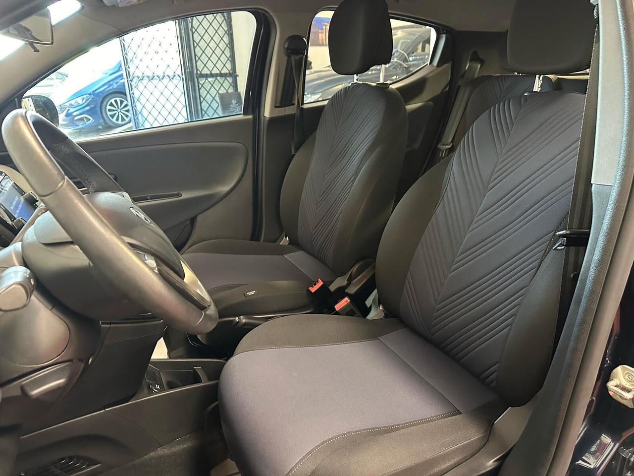 Lancia Ypsilon 1.0 FireFly 5 porte S&S Hybrid Ecochic Gold