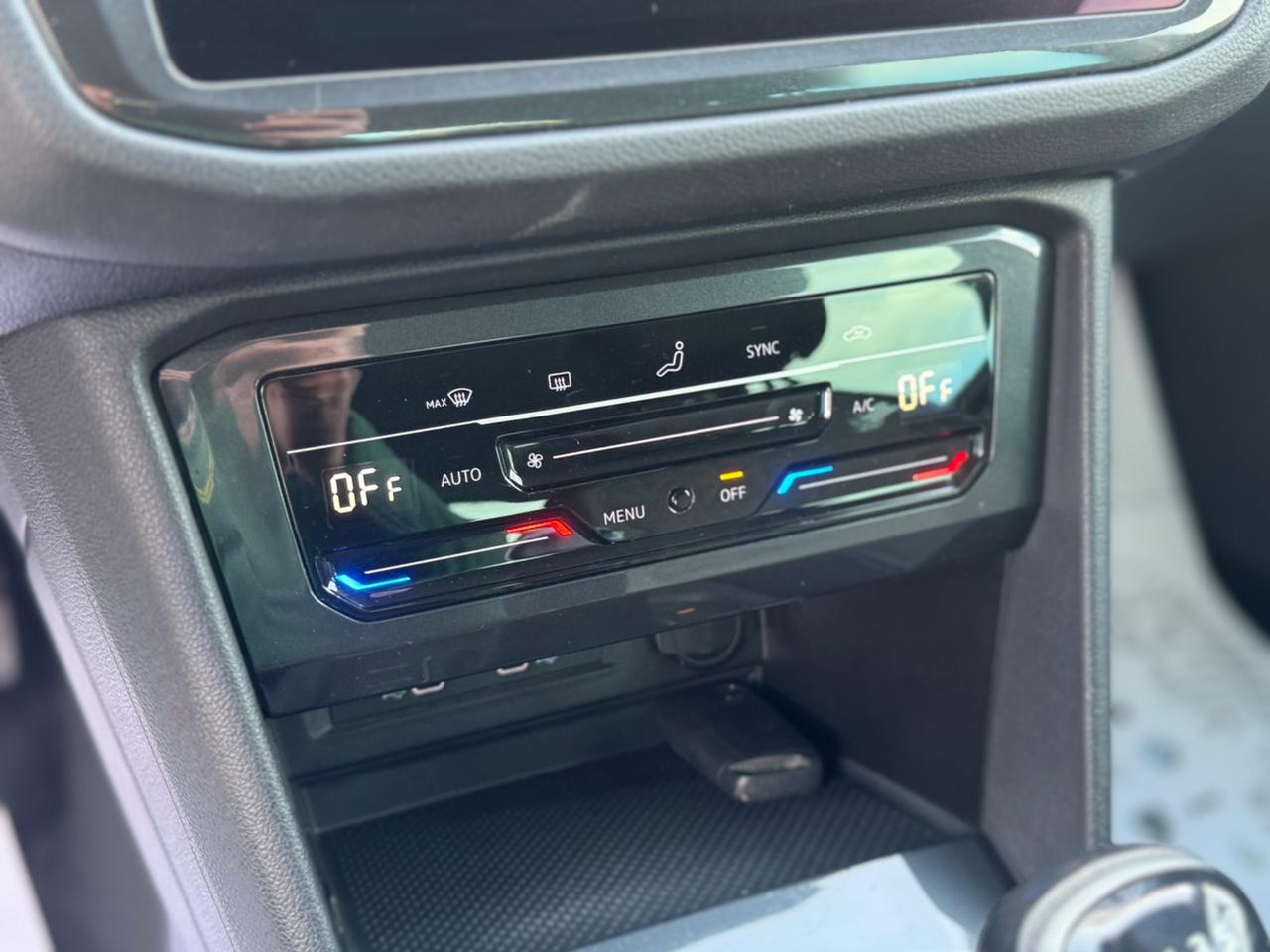 VOLKSWAGEN TIGUAN 2.0 TDI LIFE FULL IVA NEO PATENTATI