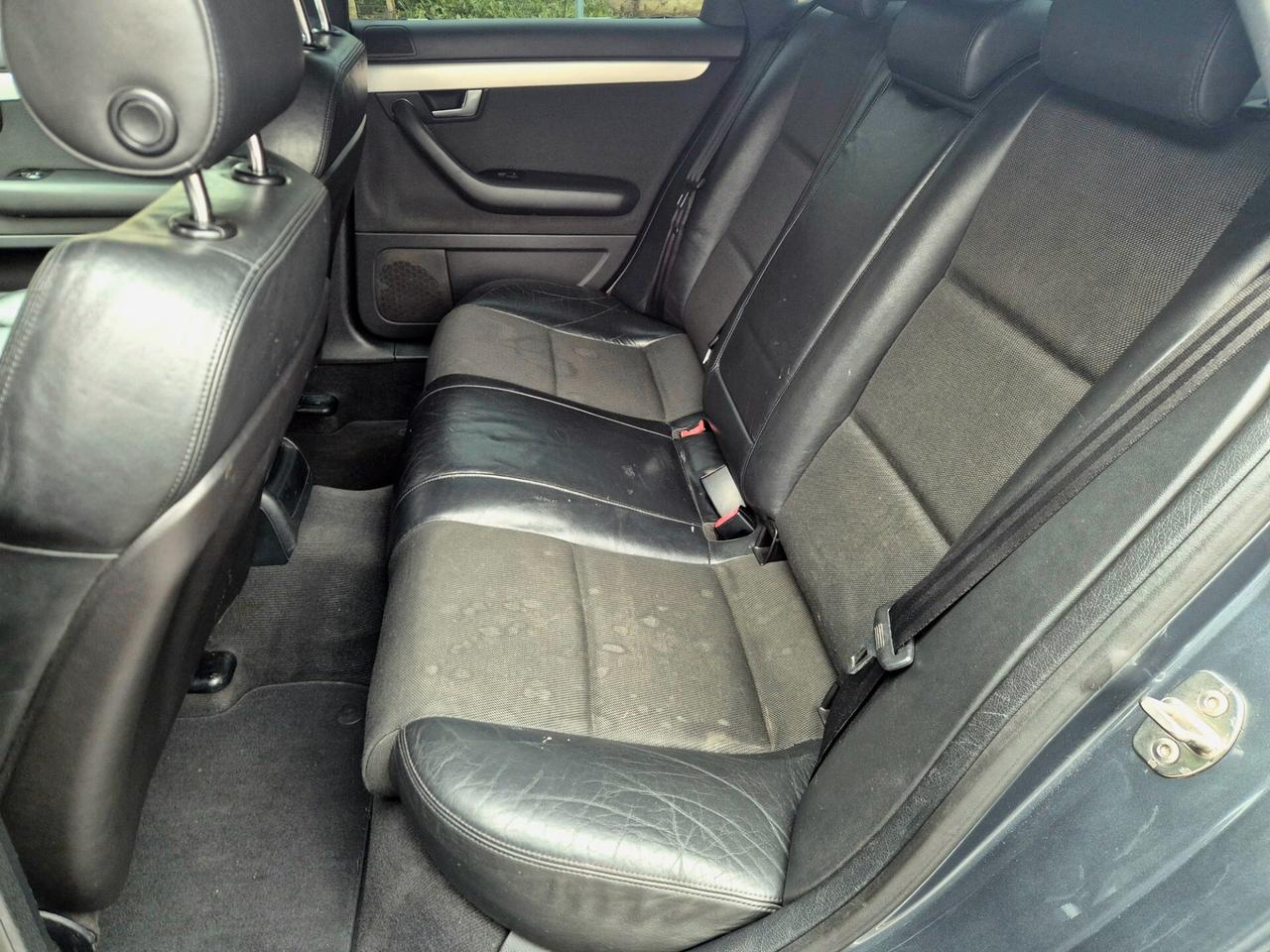 Audi A4 2.0 16V TDI S-Line