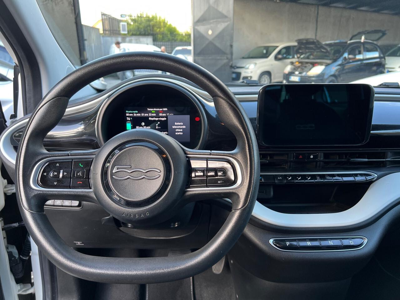 Fiat 500 500e Berlina 42 kWh La Prima