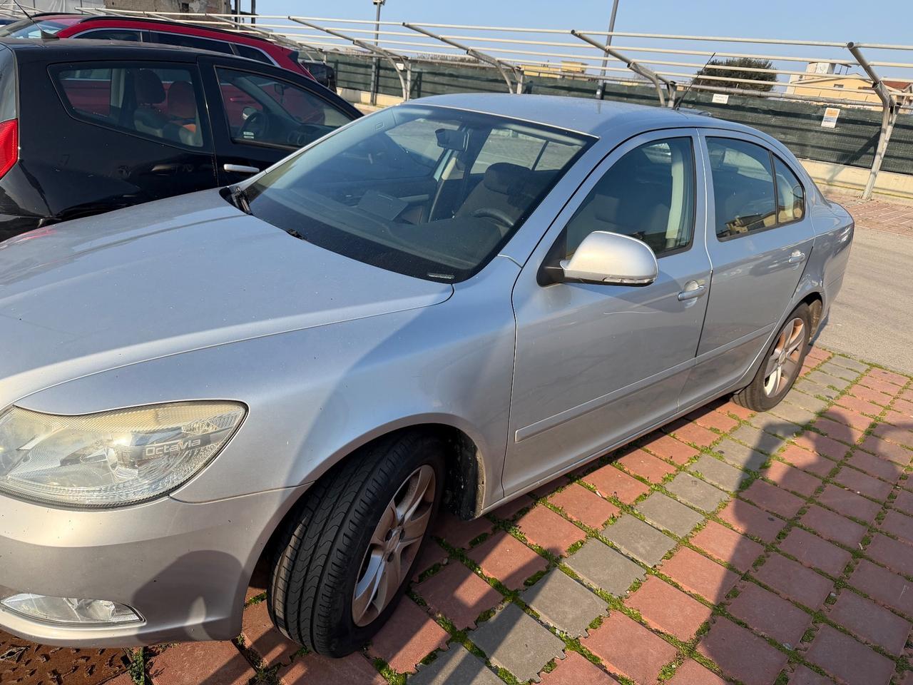 Skoda Octavia 1.6 Ambiente GPLine