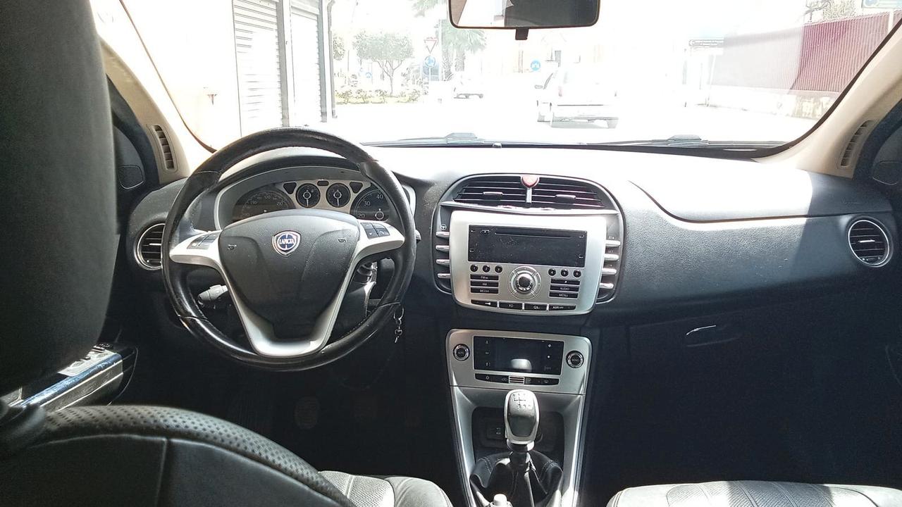 Lancia Delta 1.6 MJT DPF Gold