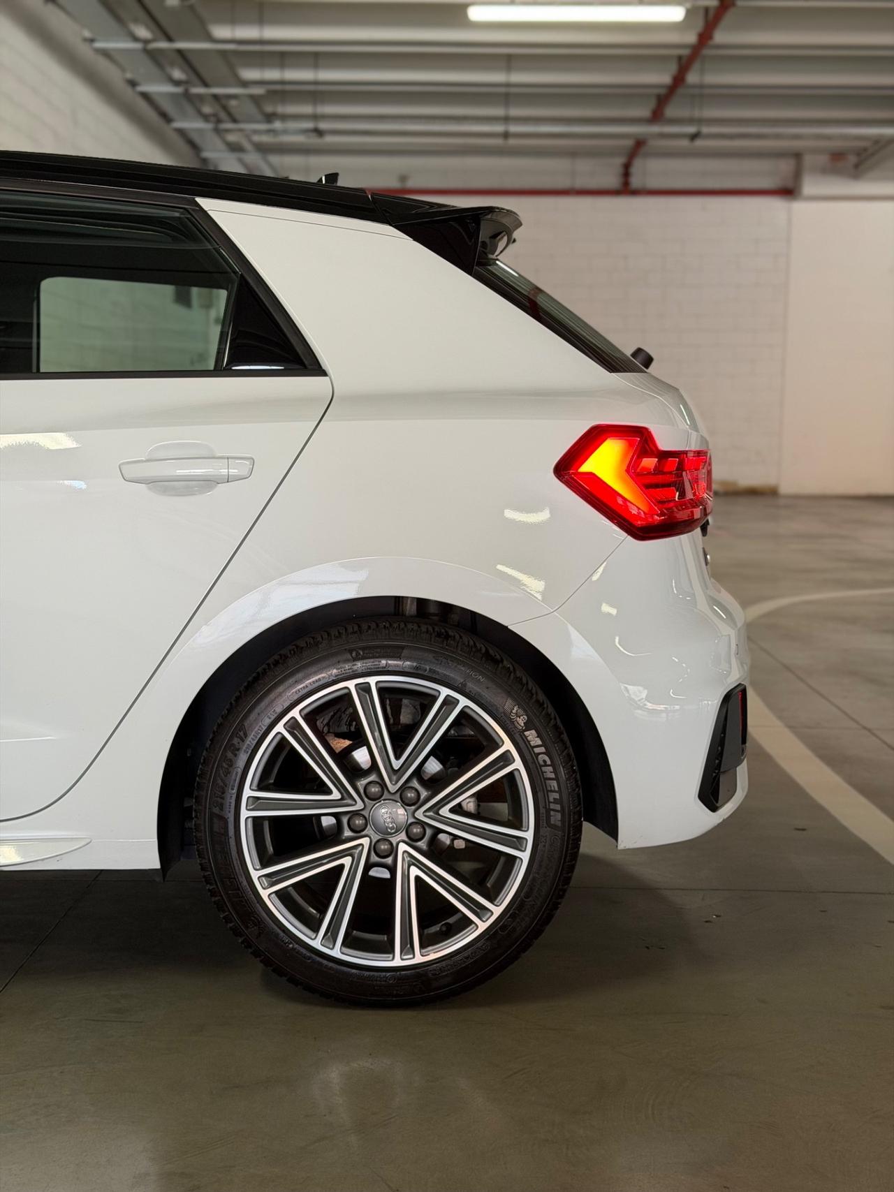 Audi A1 SPB 25 TFSI Identity Black s-line