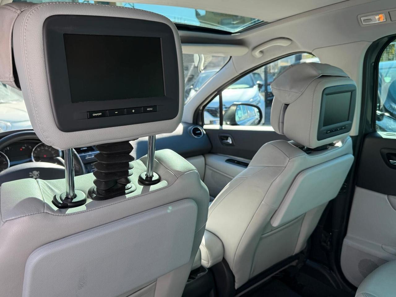 PEUGEOT 5008 1.6 112CV AUTOMATICO FULL TETTO