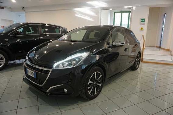 Peugeot 208 PureTech 82 Stop&Start 5 porte Signature