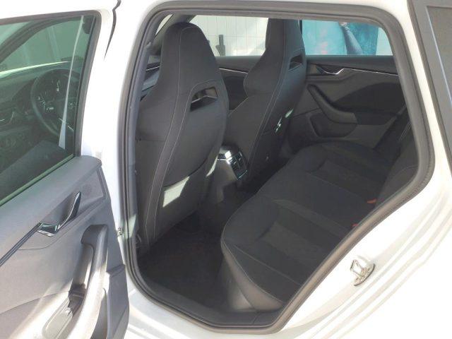 SKODA Kamiq 1.0 G-Tec Style Dynamic, Navi, Sedili risc, Retroc