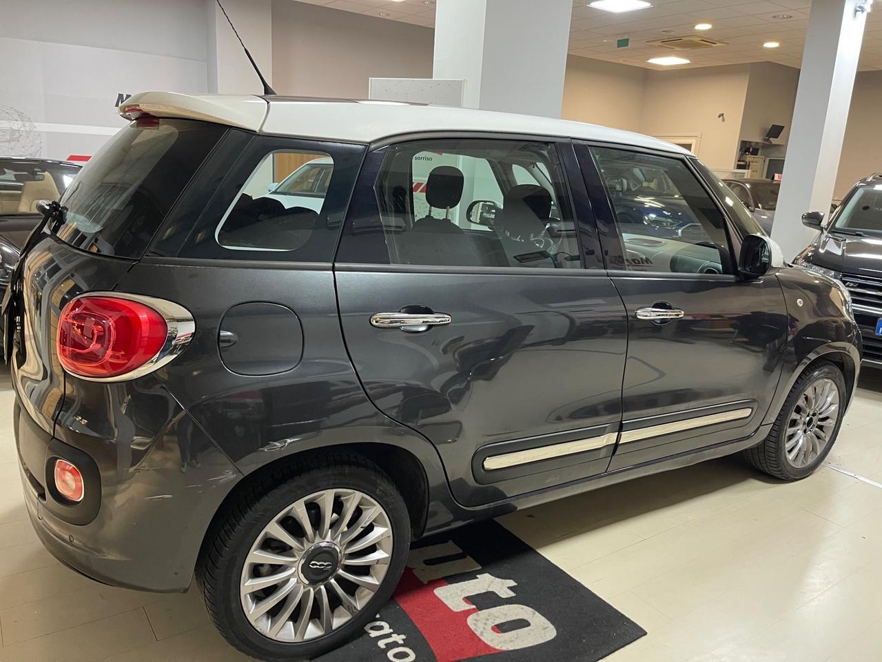 Fiat 500L 1.6 Multijet 120 CV (DOMMYcars)