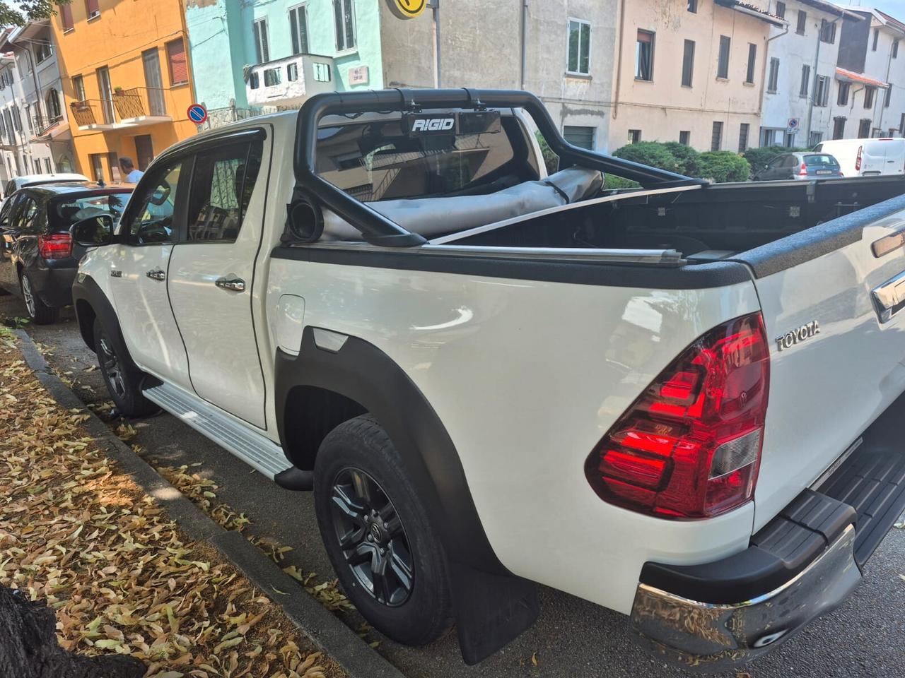 Toyota Hilux 2.4 D-4D 4WD 4 porte Double Cab Lounge