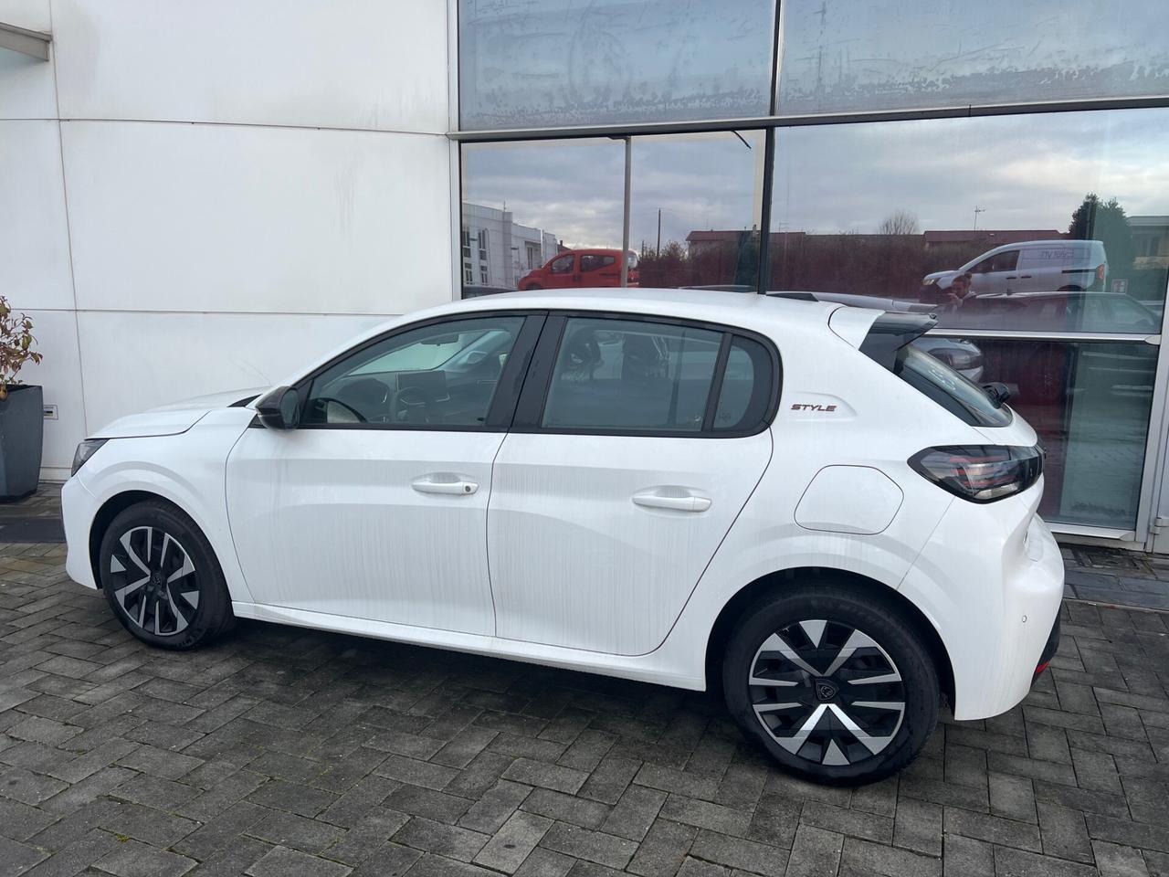 Peugeot 208 Hybrid 110 e-DCS6 Style