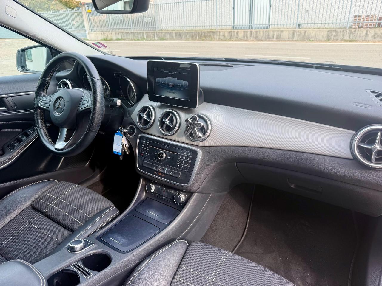 Mercedes GLA180d 197.000km 2016 euro6 neopatentati