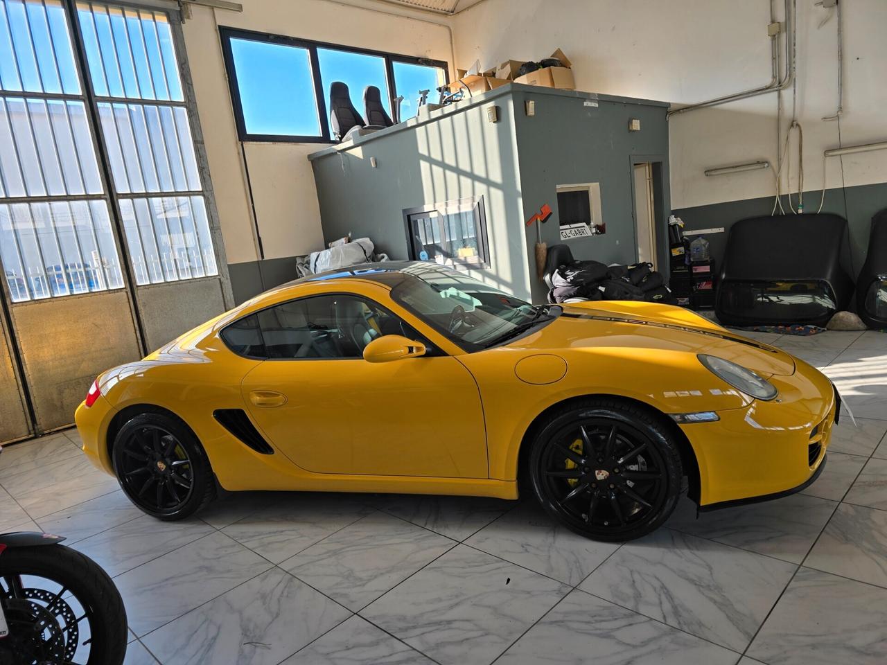 Porsche Cayman 2.7 - Permute