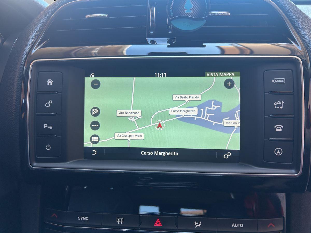 JAGUAR - F-Pace - 2.0 D 180 CV aut. R-Sport