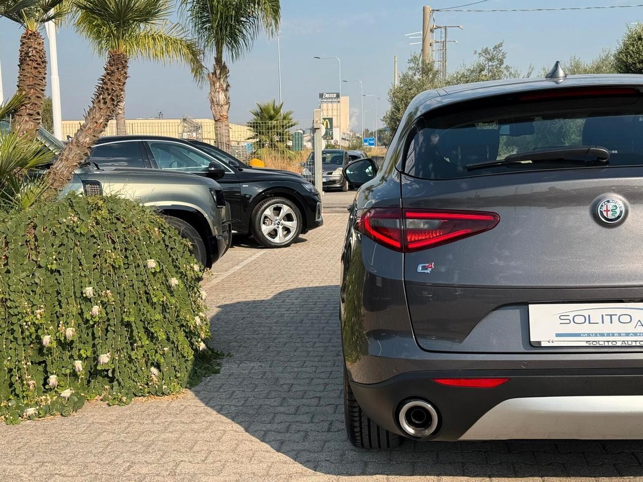 Alfa Stelvio 2.2 TD 190 CV AT8 Q4 Executive + Palette