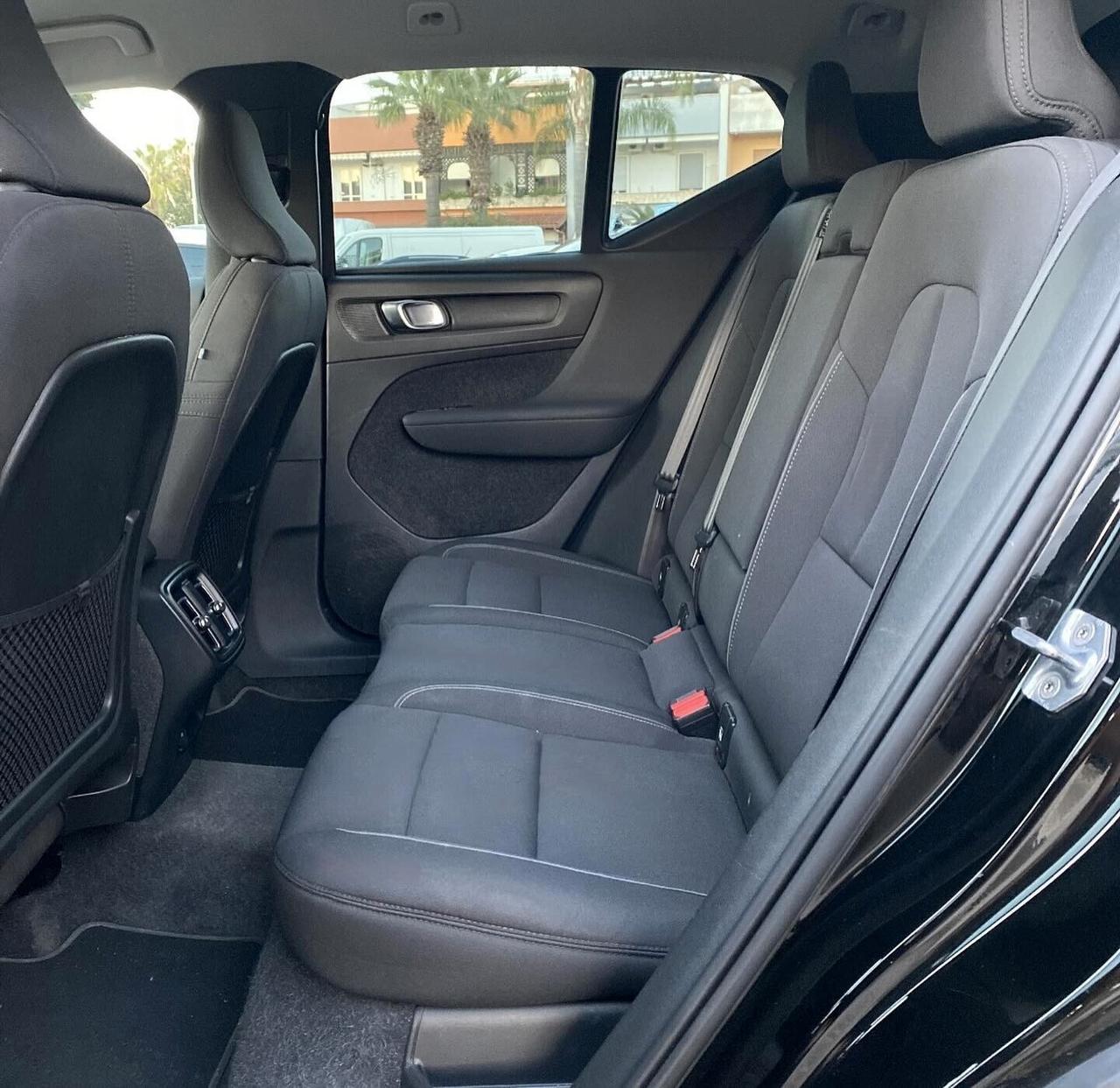 Volvo XC40 T2 Momentum Pro