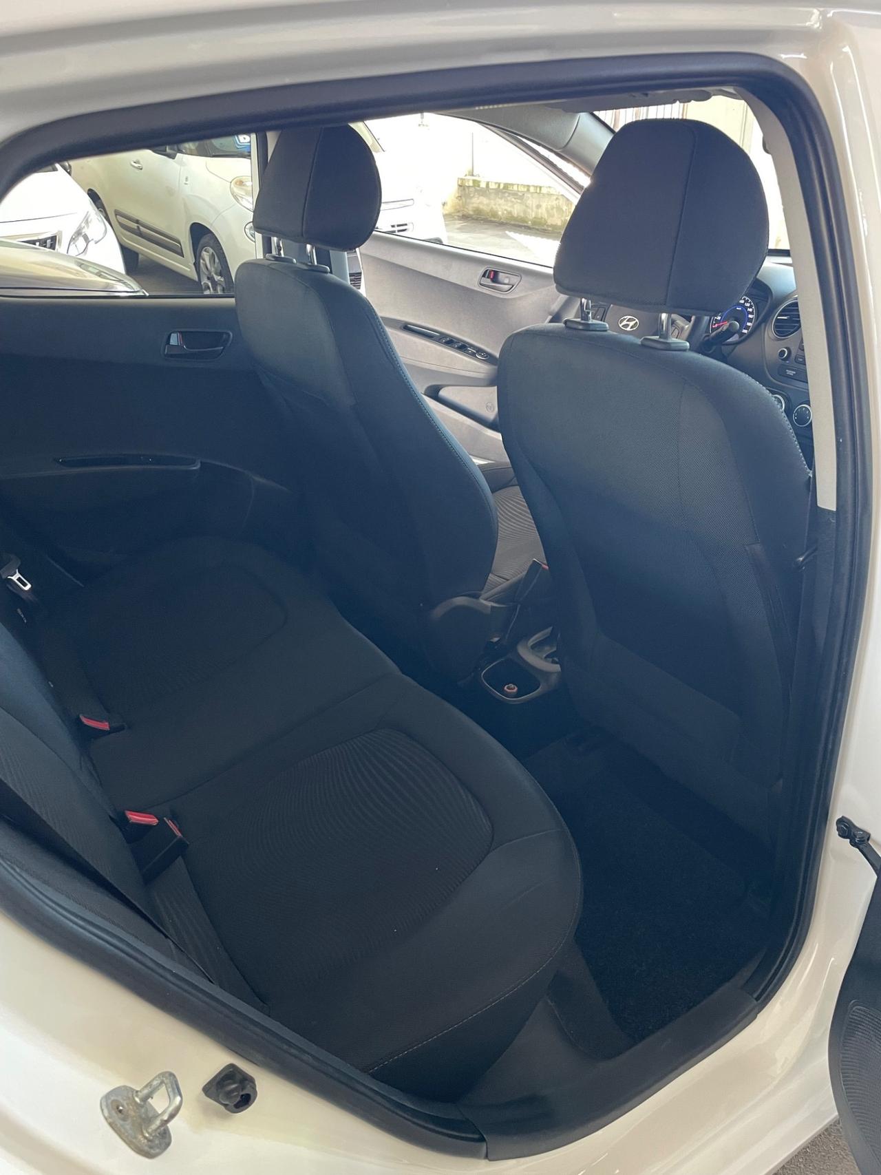 Hyundai i10 1.0 LPGI Econext Login Full dal nord Italia