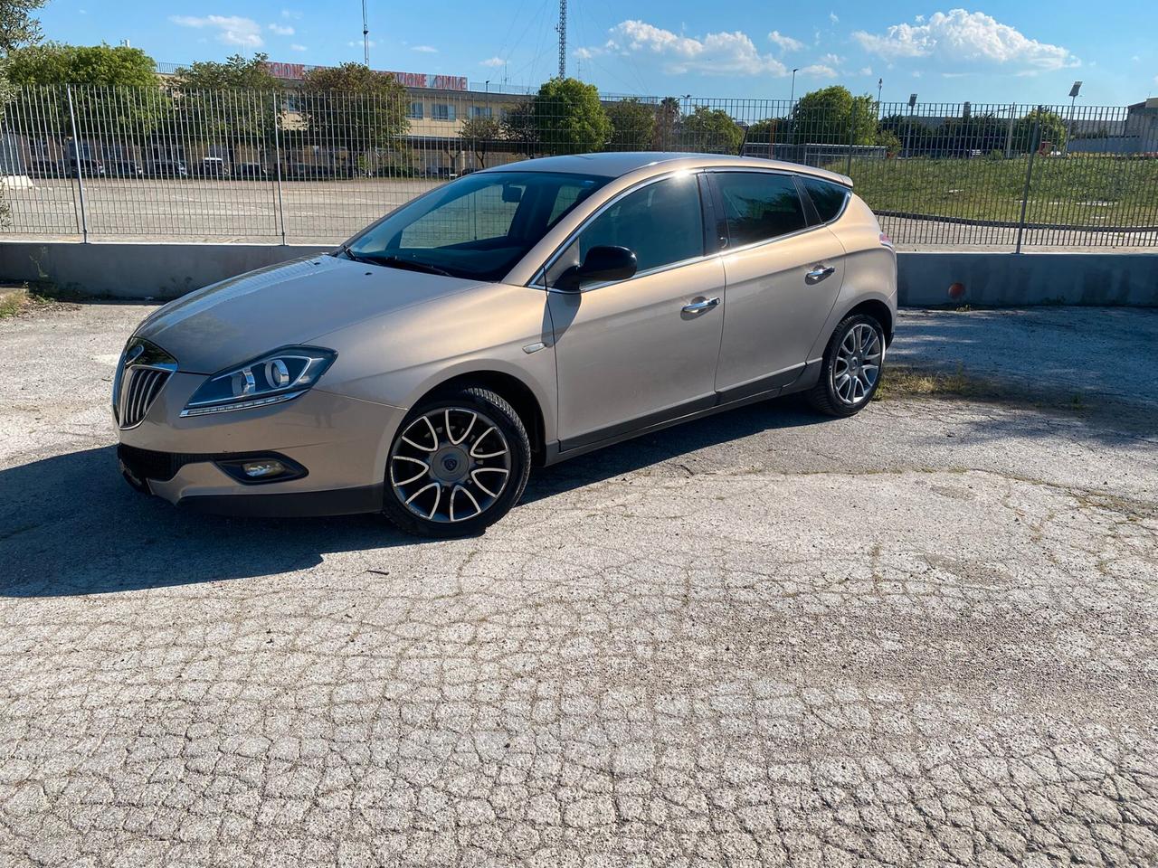 Lancia Delta 1.6 MJT DPF Selectronic Oro