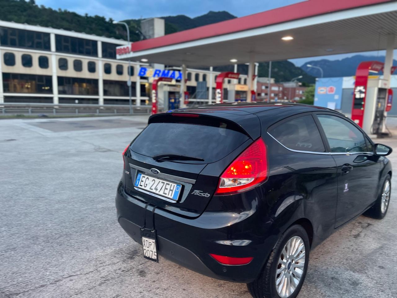 Ford Fiesta 1.4 TDCi 70CV 3 porte Titanium SI NEOPATENTATI
