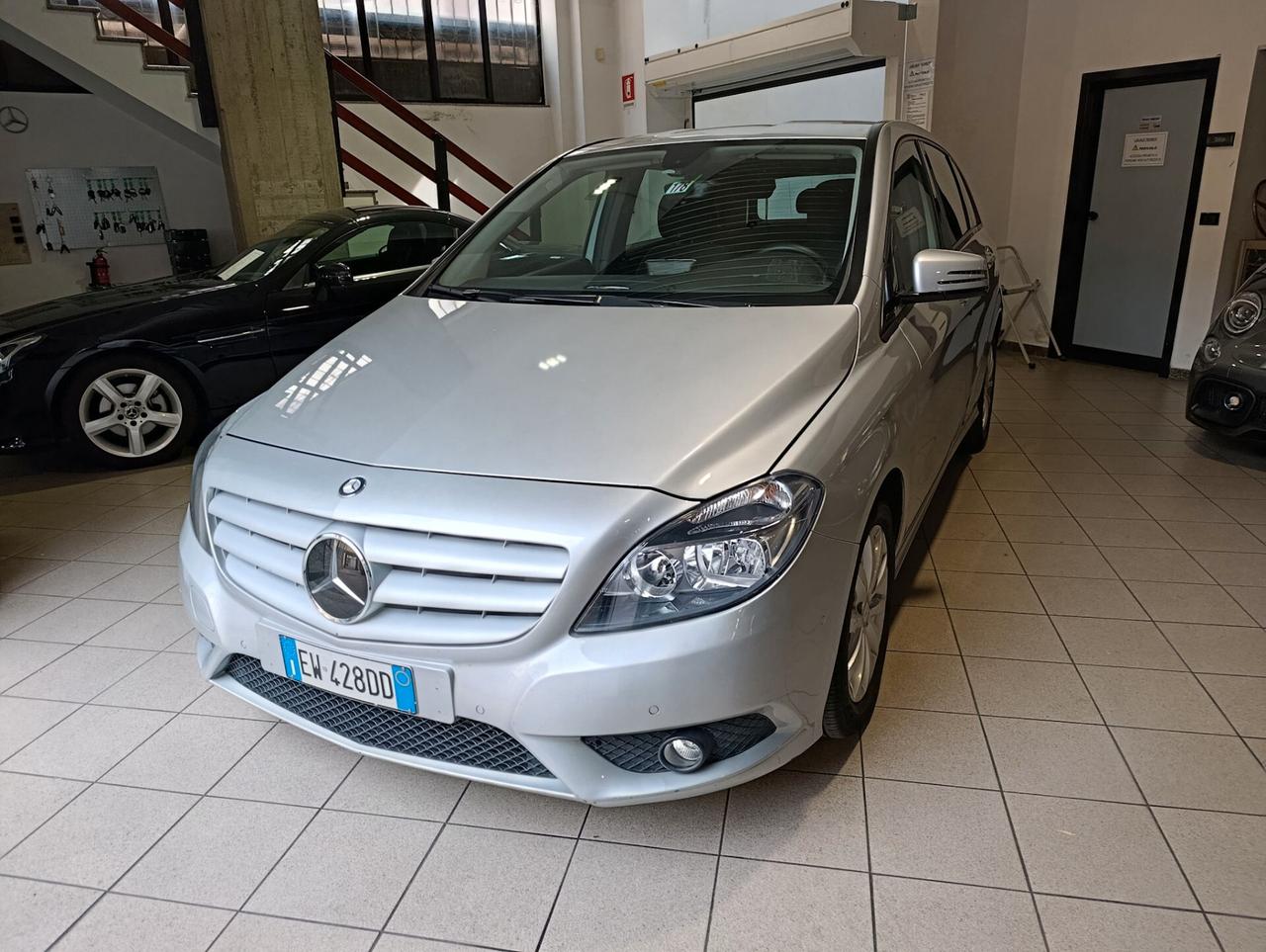 Mercedes-benz B 180 Executive Euro 6 Navi/Bluetooth/Led/Sensori