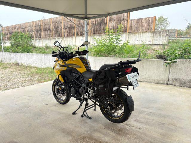 BENELLI TRK 502 X SET VALIGE LATERALI E BAULETTO GIVI TREKKING 52L