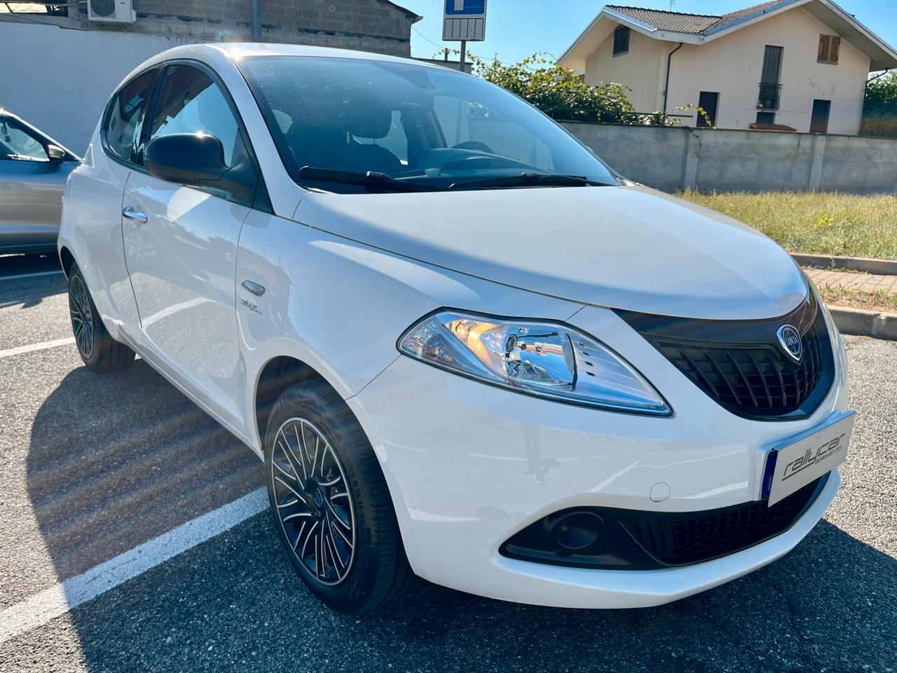 Lancia Ypsilon 1.0 hybrid firefly - 10.000km