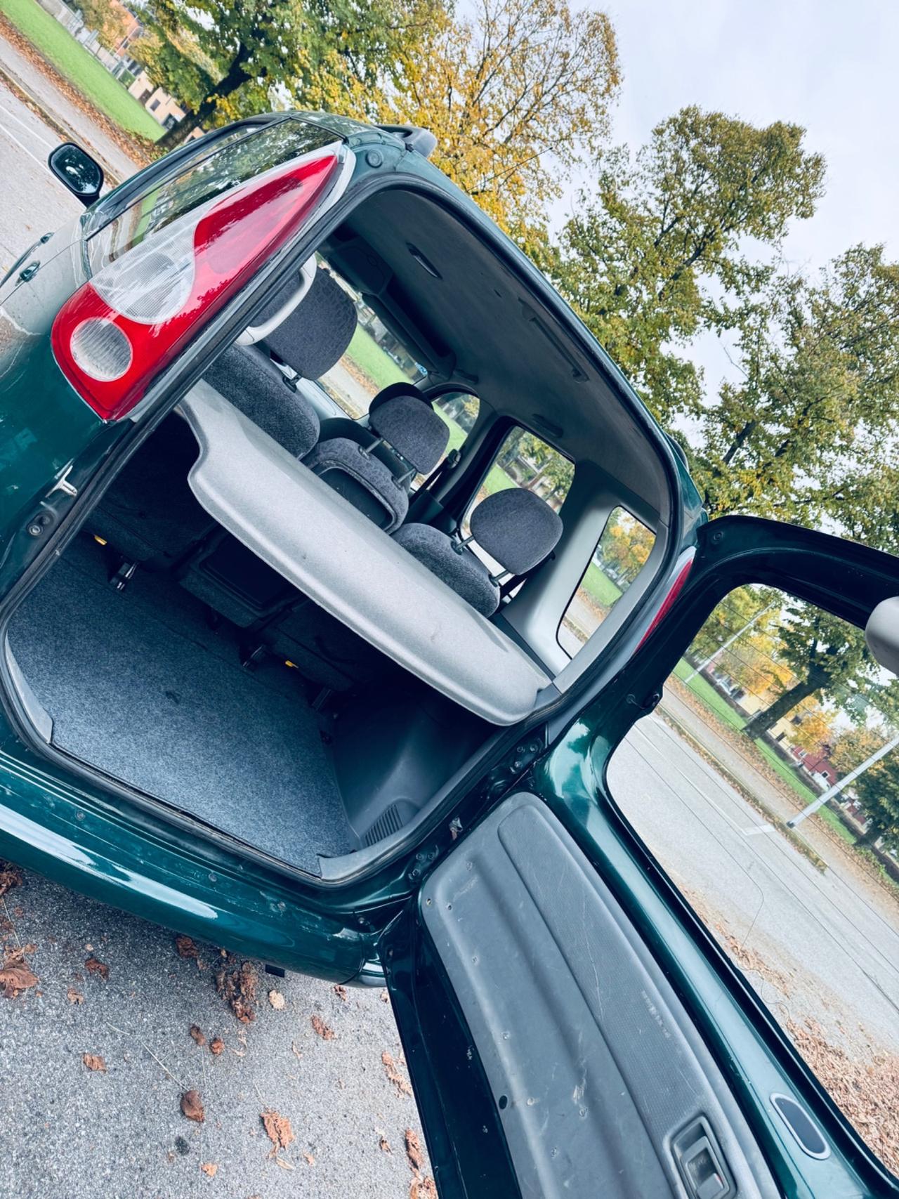 Toyota Yaris 1.3i 16V cat 5 porte Luna